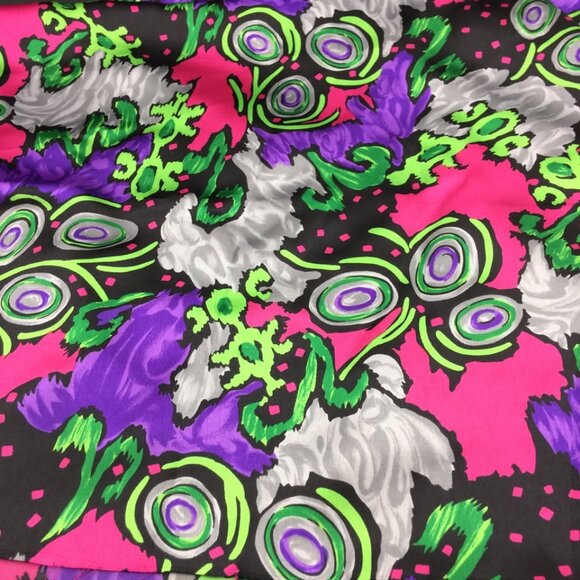 3 1/2 Yards Bright Silky Fabric Material Retro Vibe - Picture 3 of 5